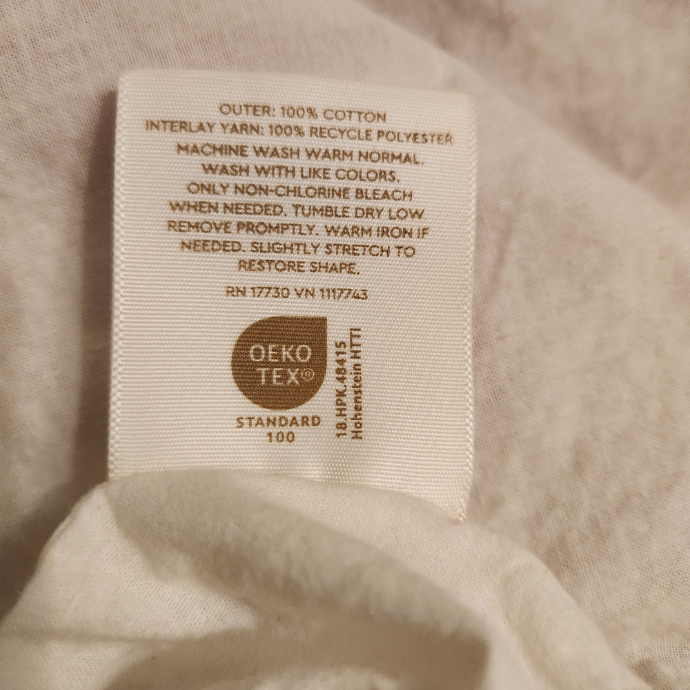 NEW THRESHOLD White/Red Bedding Comforter & 2 SHAMS QUEEN - Picture 5 of 6